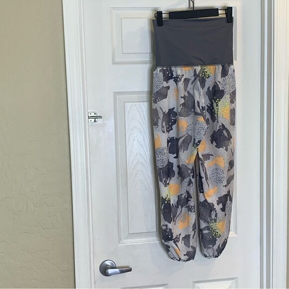 Lululemon Om Pant Mini Art Pop White Multi / Slate Size 2 - Picture 11 of 11